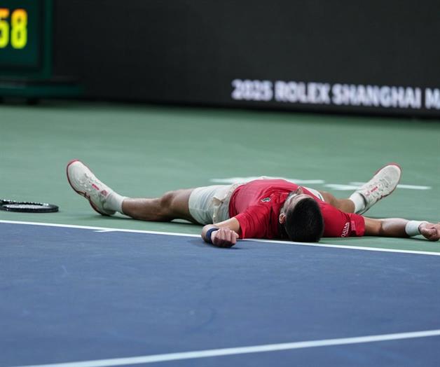 Djokovic se sobrepone a cansancio y humedad Djokovic se sobrepone a cansancio y humedad