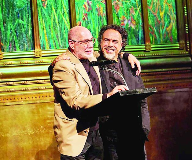 Retoman su amistad Retoman su amistad