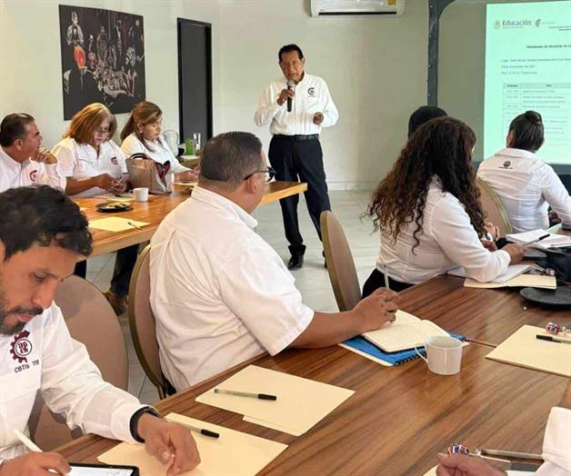 Proyectan consolidar una educación de excelencia Proyectan consolidar una educación de excelencia