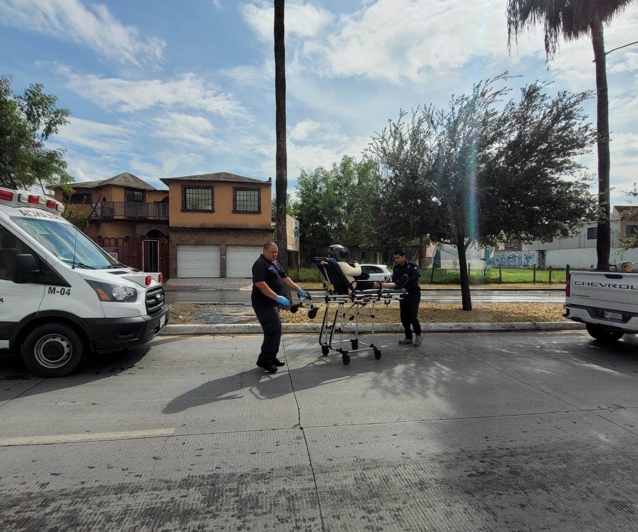 Motociclista herido al chocar con camioneta