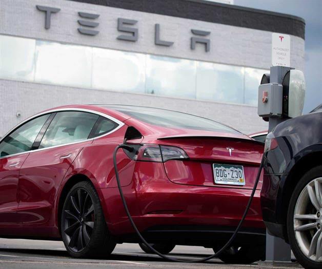 EEUU investiga a Tesla tras más accidentes por su tecnología de conducción autónoma EEUU investiga a Tesla tras más accidentes por su tecnología de conducción autónoma