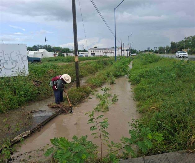 Atiende municipio encharcamientos en Col. Paso Real Atiende municipio encharcamientos en Col. Paso Real