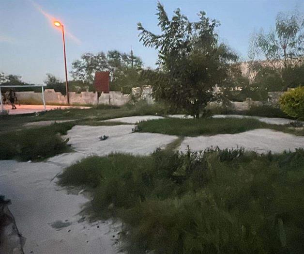 Particulares dan mantenimiento a los parques Particulares dan mantenimiento a los parques