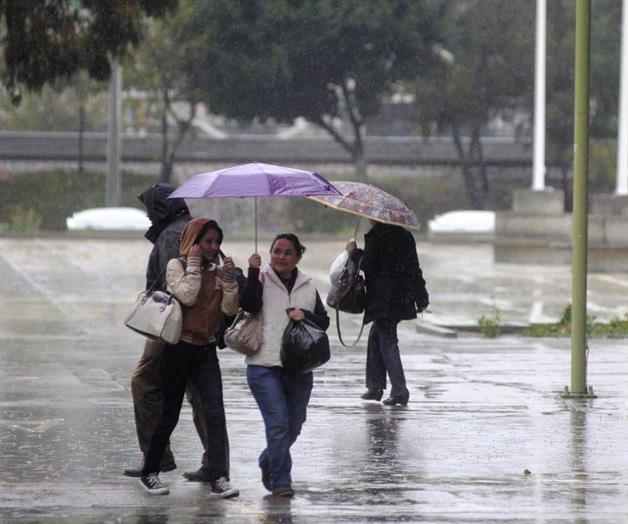 Central de Autobuses de Poza Rica queda bajo el agua; se desborda río Cazones Central de Autobuses de Poza Rica queda bajo el agua; se desborda río Cazones
