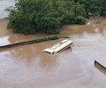 Quedan atrapados por inundaciones