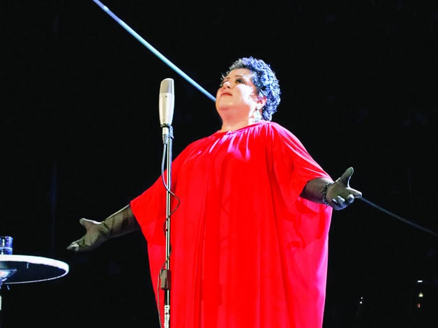 Cautiva al público