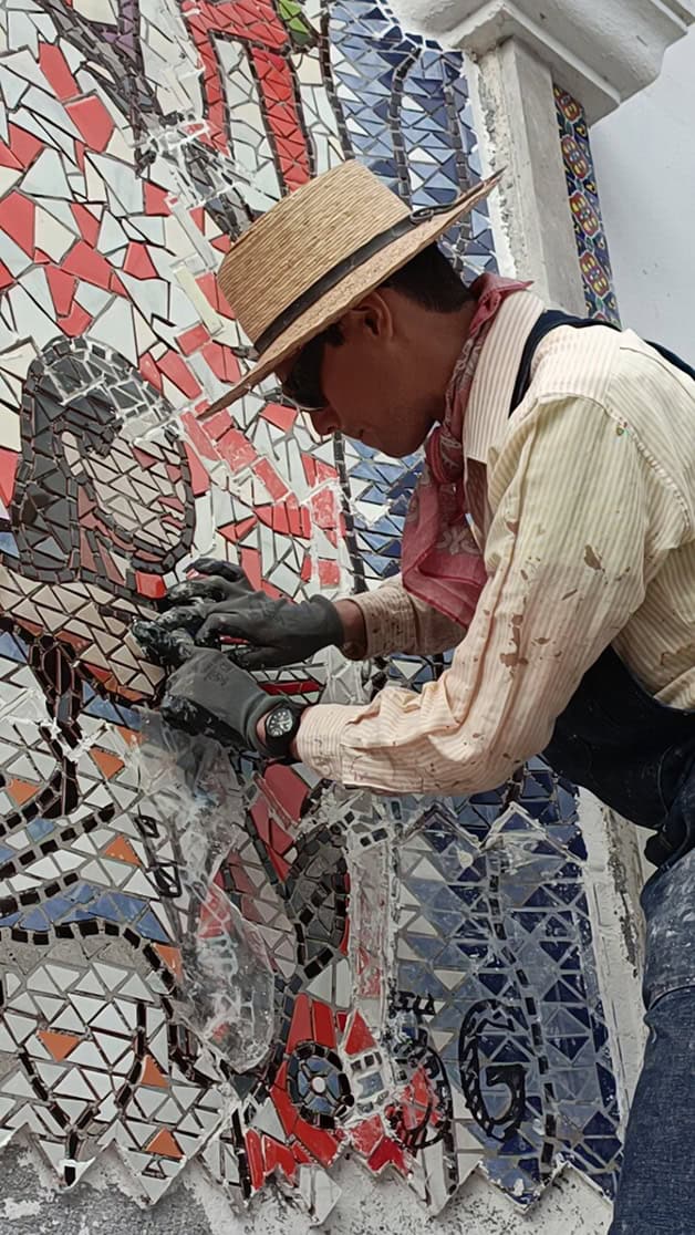Alista mural al aire libre