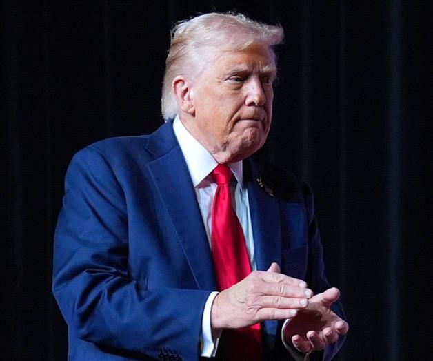 Trump ordena al Pentágono usar "todos los fondos disponibles" para pagar a tropas pese al cierre Trump ordena al Pentágono usar "todos los fondos disponibles" para pagar a tropas pese al cierre