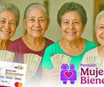 Entrega de tarjetas de Pensión Mujeres Bienestar