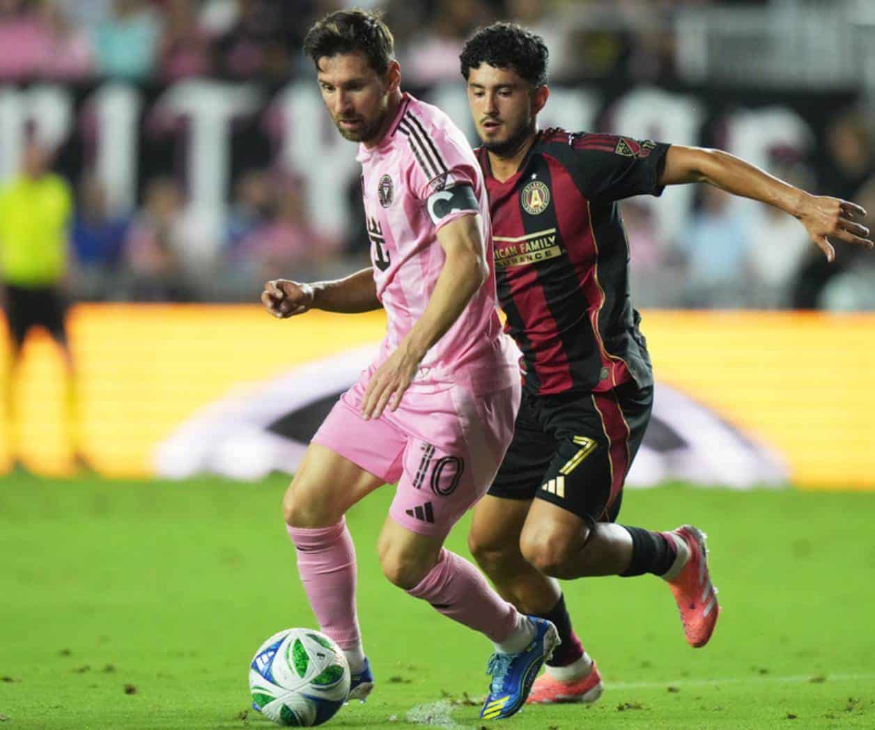 Messi contribuye con 2 goles y una asistencia a goleada del Inter Miami, 4-0 sobre Atlanta United Messi contribuye con 2 goles y una asistencia a goleada del Inter Miami, 4-0 sobre Atlanta United