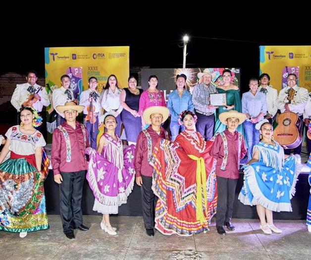 Muestran espectáculo “México en mi Alma” en Festival Cultural Muestran espectáculo “México en mi Alma” en Festival Cultural