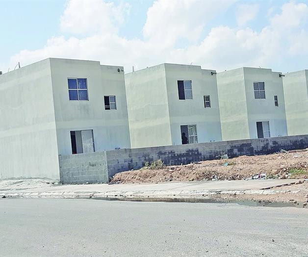 Piden construir casas dignas, ante Infonavit