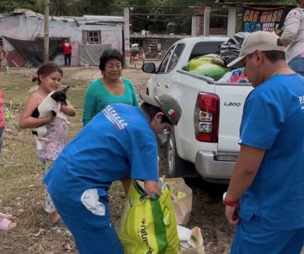 Voluntarios rescatan a mascotas afectadas por inundación en Poza Rica Voluntarios rescatan a mascotas afectadas por inundación en Poza Rica