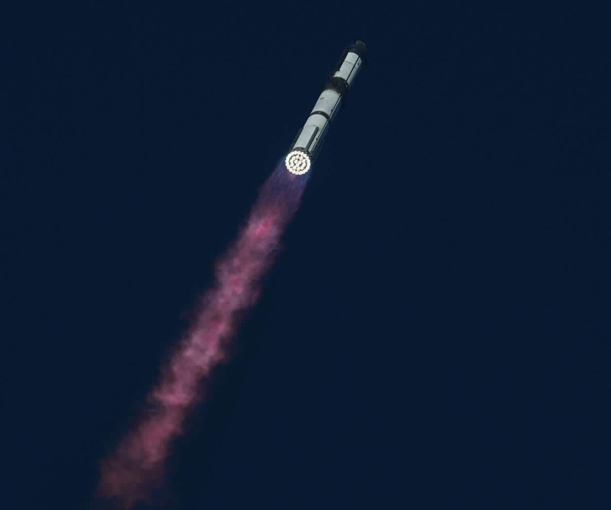 SpaceX lanza el cohete más grande del mundo