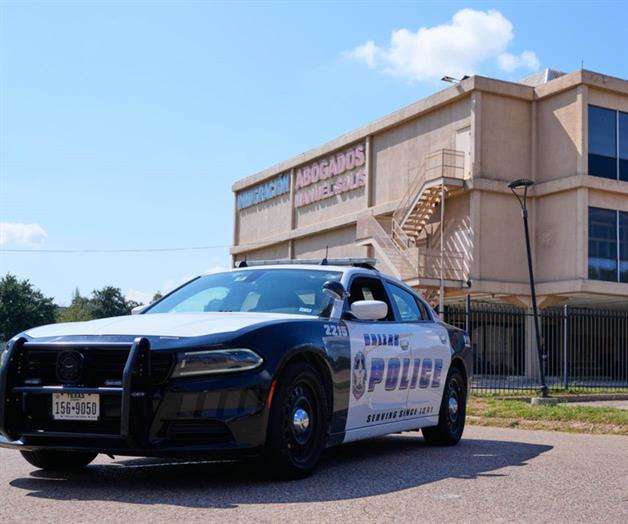 Atacante en instalación del ICE en Dallas temía exposición a radiación, según registros Atacante en instalación del ICE en Dallas temía exposición a radiación, según registros