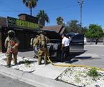 Se incendia camioneta afuera de restaurante en Río Bravo