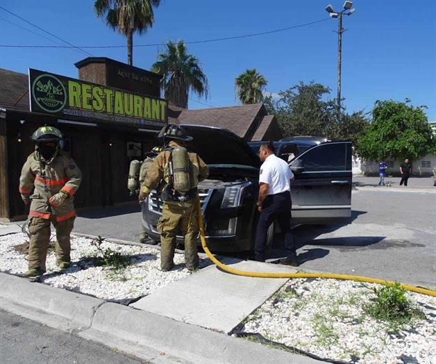 Se incendia camioneta afuera de restaurante en Río Bravo Se incendia camioneta afuera de restaurante en Río Bravo