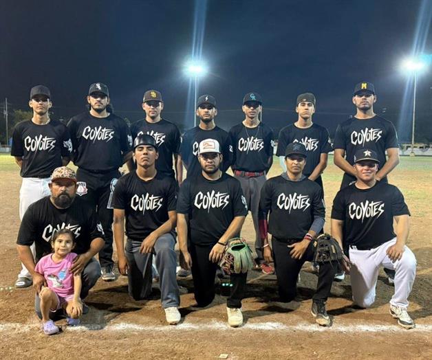 &acute;Devoran&acute; Coyotes a Toros