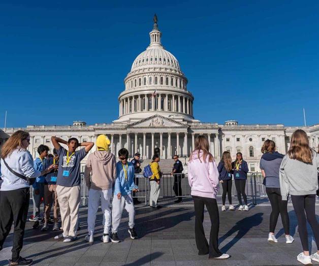 Jueza prohíbe despedir a empleados durante cierre Jueza prohíbe despedir a empleados durante cierre