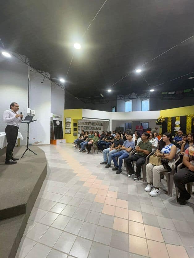 Escuchan tema sobre accesibilidad universal