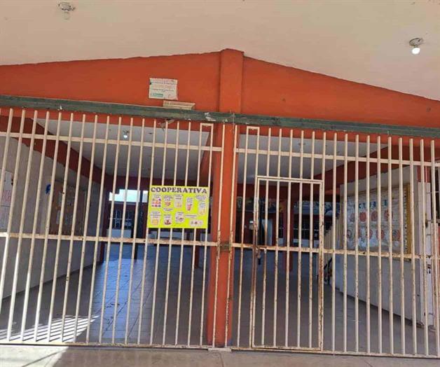 Suspenden clases por falta de agua potable Suspenden clases por falta de agua potable