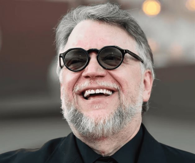 Del Toro sorprende tras maldecir a IA en proyección de Frankenstein Del Toro sorprende tras maldecir a IA en proyección de Frankenstein
