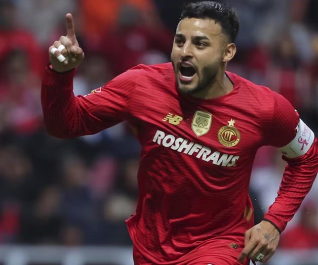 Alexis Vega sorprende a todos con su golazo ante Querétaro