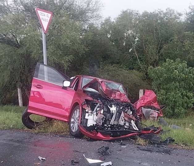 Mueren cinco personas en choque en carretera Zaragoza-Monterrey Mueren cinco personas en choque en carretera Zaragoza-Monterrey