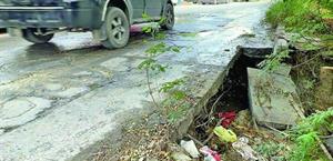 Denuncian vialidad al punto del colapso