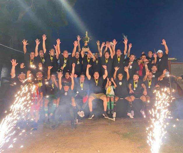 &iexcl;S&uacute;per l&iacute;der, invicto... y campe&oacute;n!