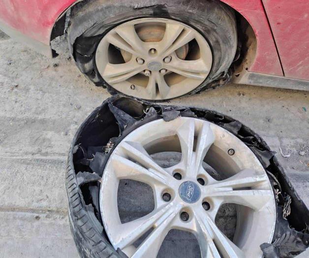 Sufren vecinos por los baches Sufren vecinos por los baches