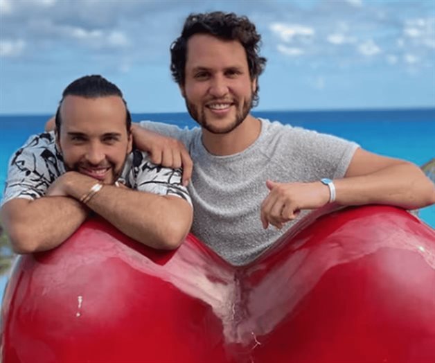 Apio Quijano, integrante de Kabah, se compromete con su novio Apio Quijano, integrante de Kabah, se compromete con su novio