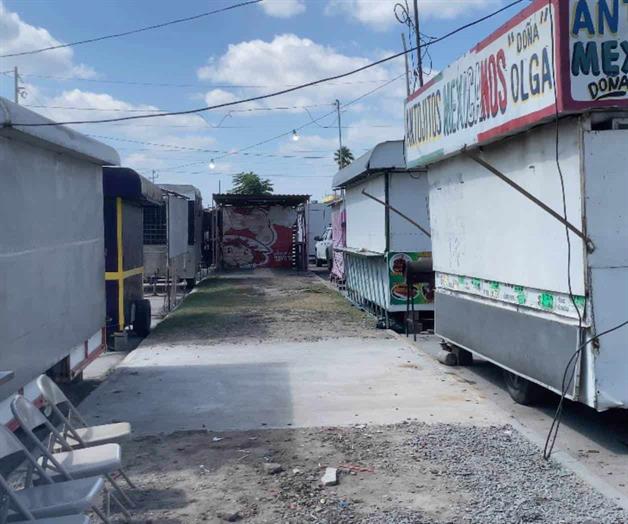 Protestan comerciantes al ser cambiados de lugar Protestan comerciantes al ser cambiados de lugar