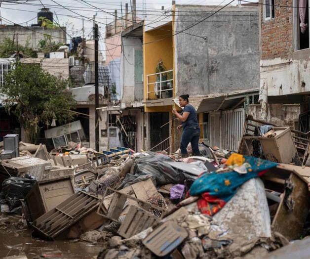 Pemex reactiva ducto tras derrame que afect&oacute; r&iacute;o del sureste de M&eacute;xico. Avanza limpieza de afluente