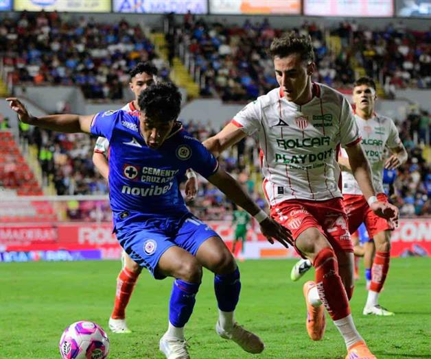 Cruz Azul y Necaxa se reparten puntos