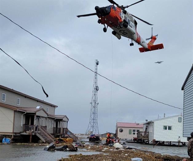 Tratan de alojar a desplazados por la tormenta