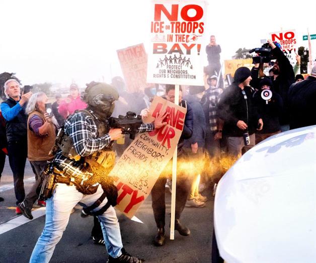 Manifestantes se re&uacute;nen en Alameda contra despliegue de CBP