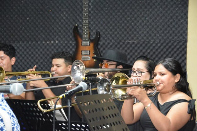 Ofrecen una noche  de buena m&uacute;sica