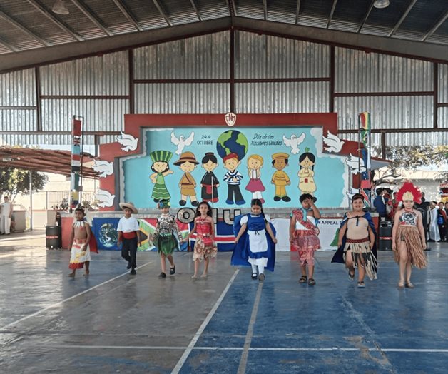 Celebran con un desfile Día de Naciones Unidas Celebran con un desfile Día de Naciones Unidas