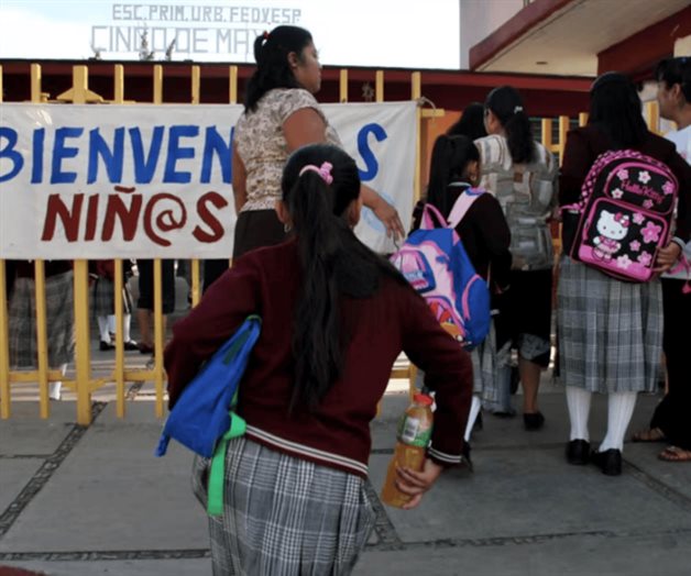 Vuelven a clases presenciales 182 mil 610 alumnos tras lluvias
