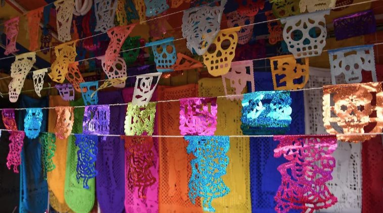 Día de Muertos: el significado de los colores del papel picado