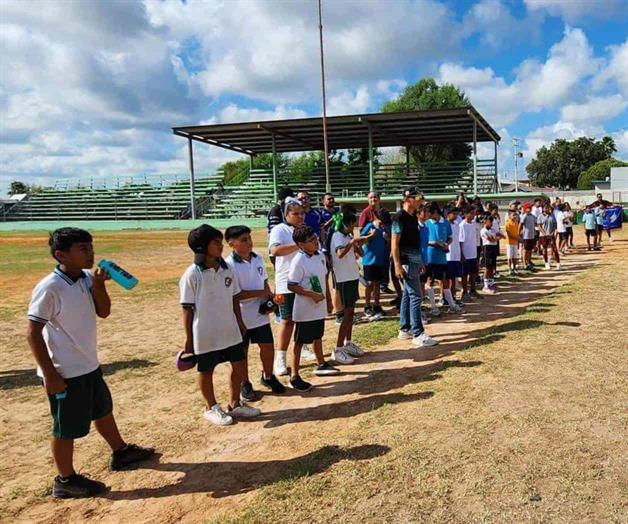 Alumnos buscan pase a la etapa regional de los Juegos Escolares 2025