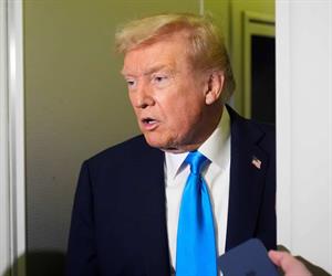Impone Trump a Canadá gravamen extra de 10% Impone Trump a Canadá gravamen extra de 10%