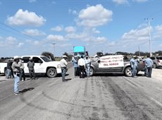 Productores del Valle de San Fernando, bloquean la carretera federal Victoria-Matamoros
