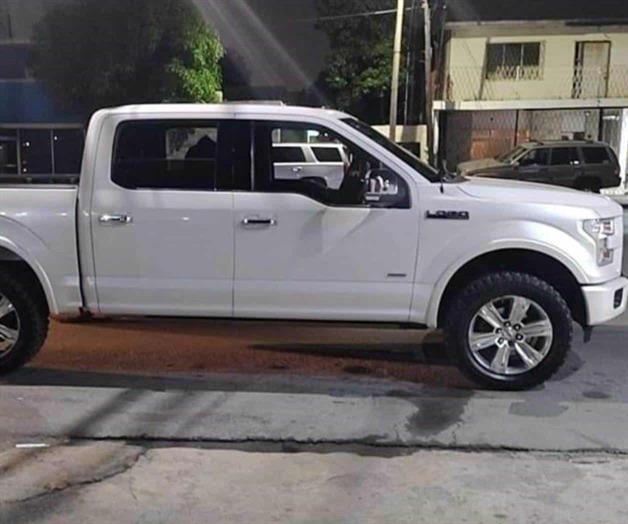Detienen a dos hombres y aseguran camioneta robada en Matamoros Detienen a dos hombres y aseguran camioneta robada en Matamoros