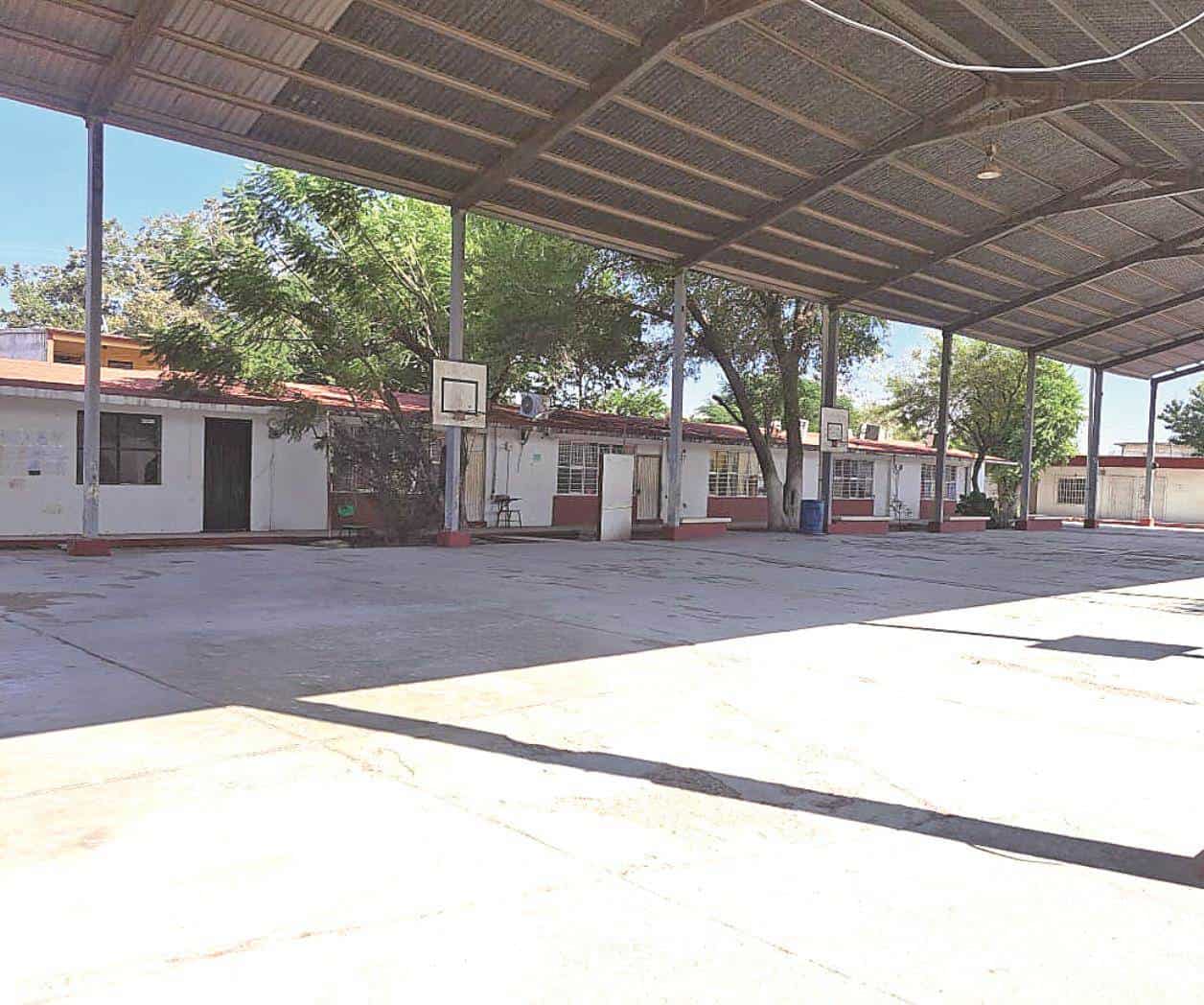 Restablecen la energía eléctrica en 2 primarias