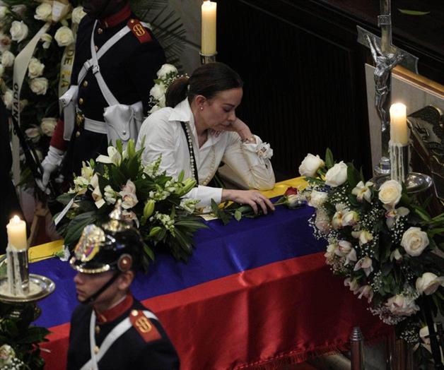 Policía señala a disidencia FARC como posible cerebro del crimen de precandidato colombiano Uribe Policía señala a disidencia FARC como posible cerebro del crimen de precandidato colombiano Uribe