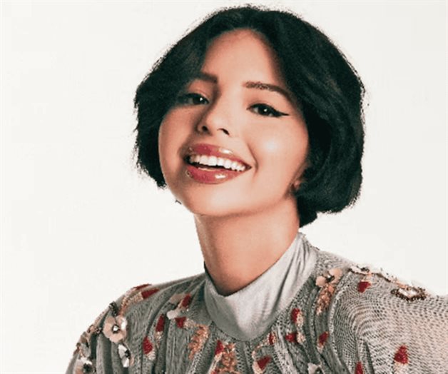 Ángela Aguilar lanza oferta ante las críticas; ofrece su canto Ángela Aguilar lanza oferta ante las críticas; ofrece su canto