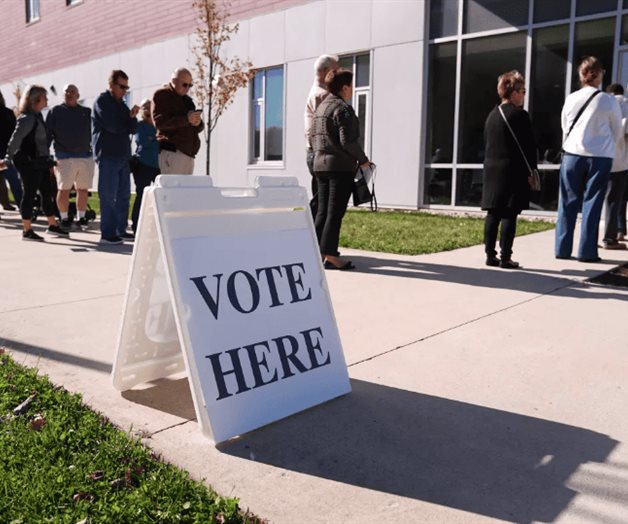 Jueza federal falla que Trump no puede exigir prueba de ciudadanía en formulario de votación federal Jueza federal falla que Trump no puede exigir prueba de ciudadanía en formulario de votación federal