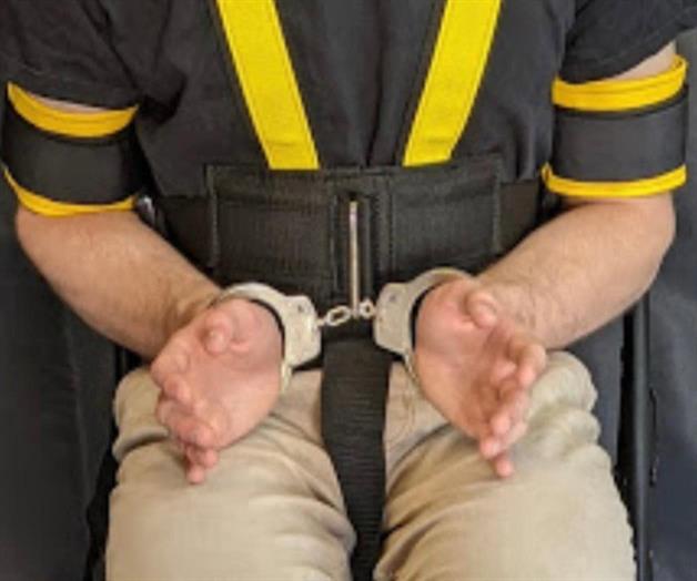 Senadores en EEUU exigen respuestas sobre uso de inmovilizadores corporales en deportaciones Senadores en EEUU exigen respuestas sobre uso de inmovilizadores corporales en deportaciones